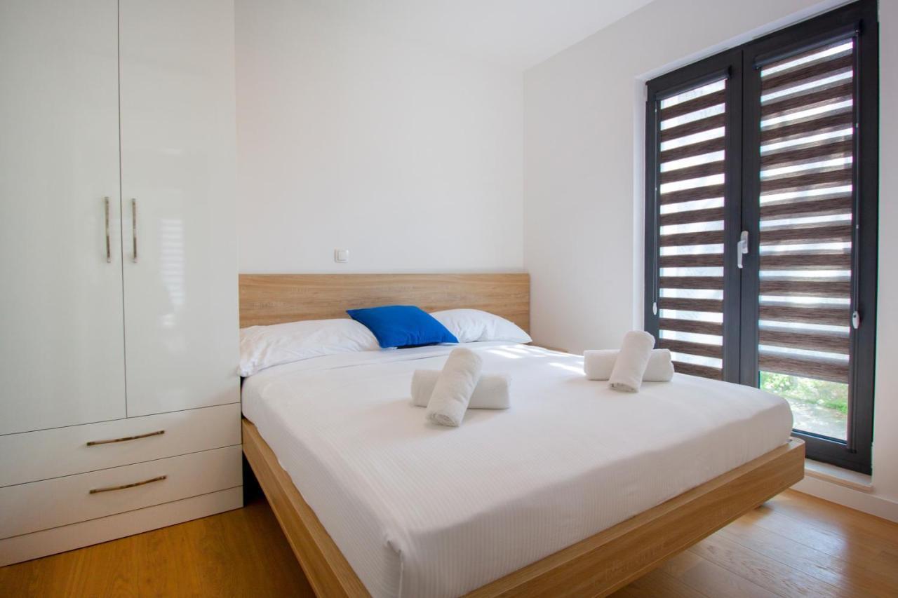 Apartments By The Sea Makarska - 19145 Exterior photo